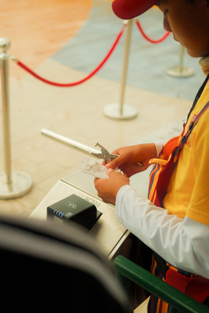 Illustration — accreditation recognition at the gate